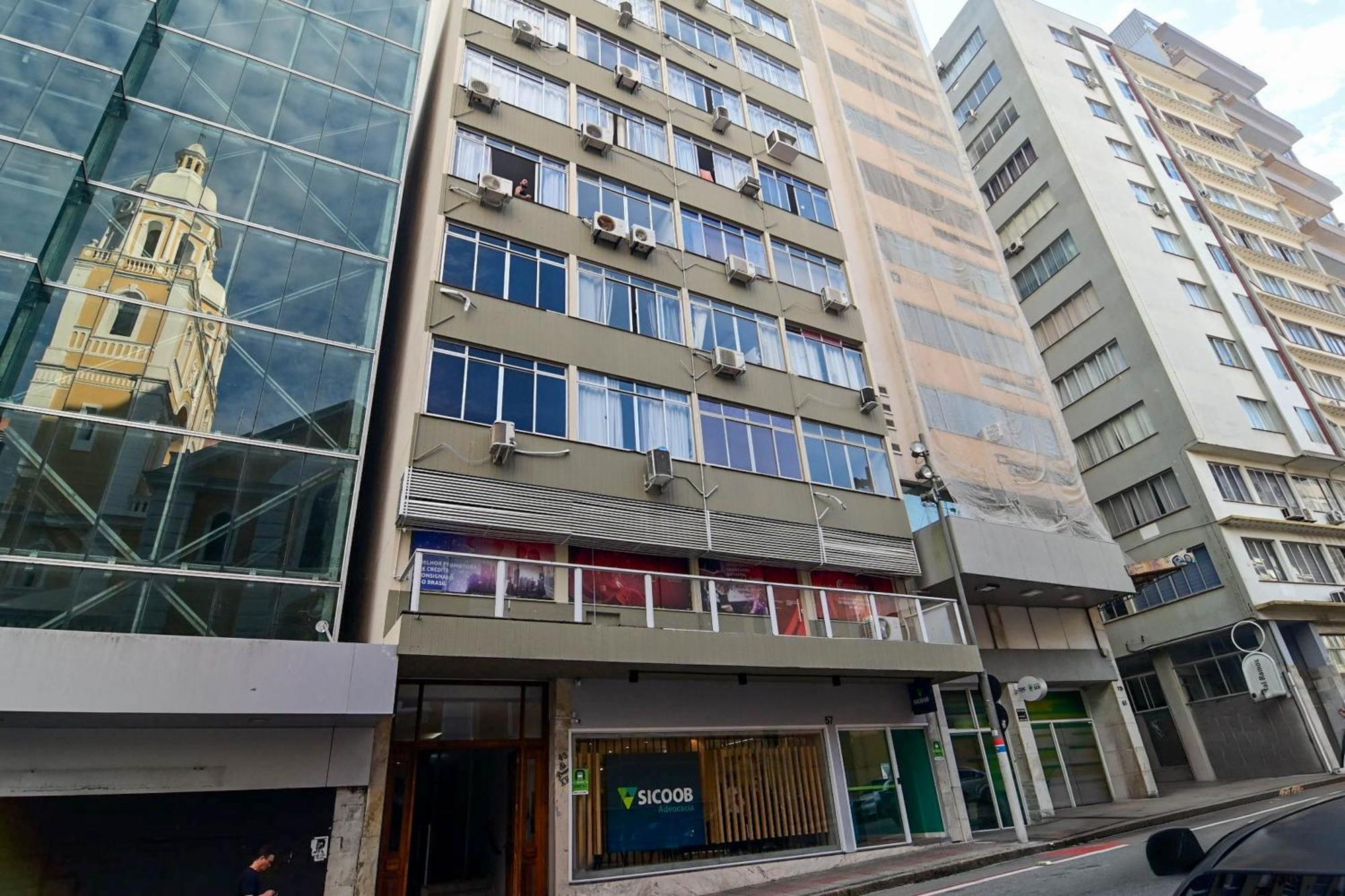 Apartamento No Centro De Rr4461 *